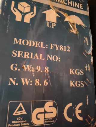 Máquina de coser Yamata FY 812