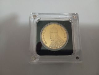 VATICANO MONEDA BAÑADA EN ORO + EXPOSITOR