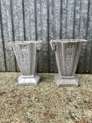 Pareja de maceteros antiguos