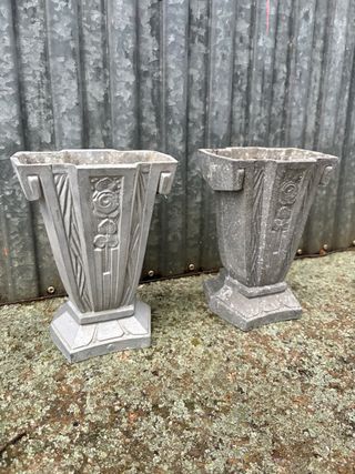 Pareja de maceteros antiguos