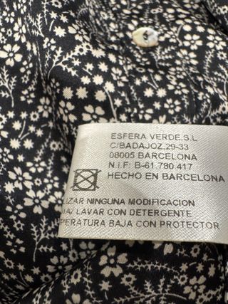 Conjunto blusa y pantalón estampado.