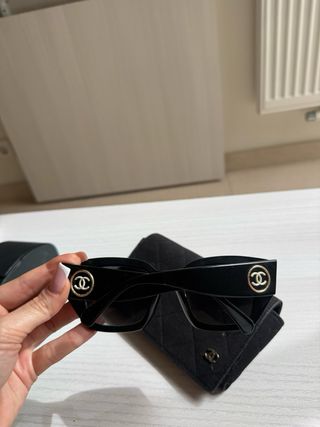 Occhiali da sole Chanel neri