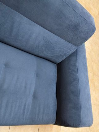 Divano in tessuto blu avio