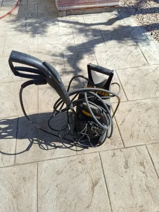 Hidrolimpiadora a presión (similar a Kartcher)