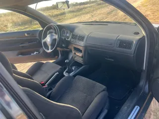 Volkswagen Golf 2003