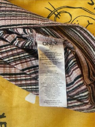 Camiseta Only rayas rosa y negro