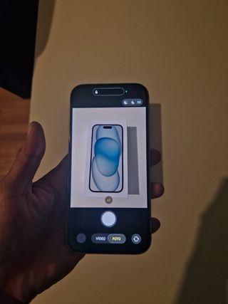 iPhone 15.