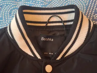 Chaqueta Universitaria NFL Bershka Talla S