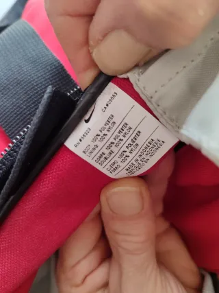 Borsa sportiva Nike rossa e nera