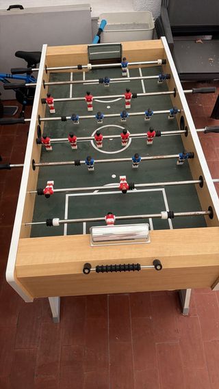 Futbolín de madera