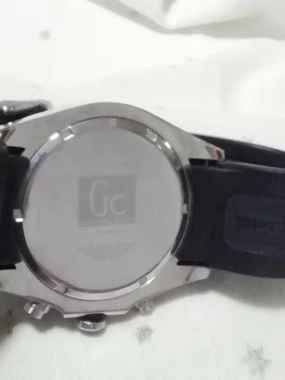 Reloj de hombre GC 30005g negro (Guess)