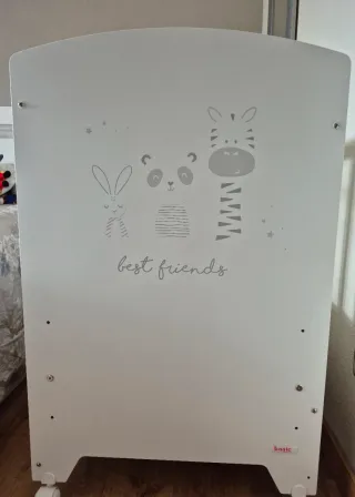 Culla bianca per neonati