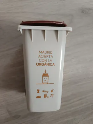 Cubo basura reciclaje pequeño Madrid