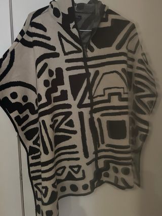 Cárdigan con cremallera y capucha estampado