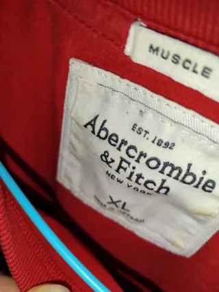 Camiseta Abercrombie & Fitch Roja