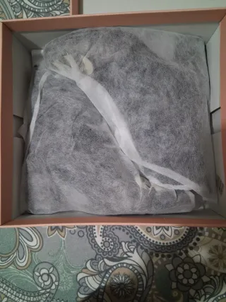 Botas negras, tacon gris,  con corazón