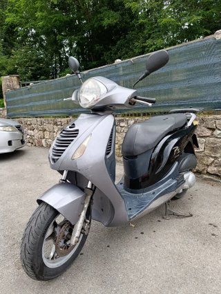 Honda PS125i Scooter