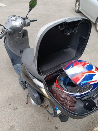 Honda PS125i Scooter