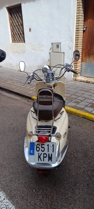 Moto Sumco Luna 125 CC Beige Automática