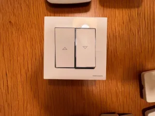 Niessen Arco color marfil y blanco