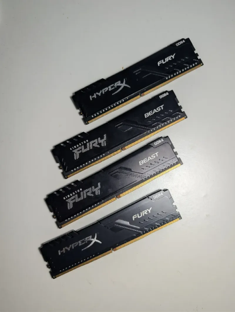 4x4GB Kingston Fury/HyperX DDR4 RAM