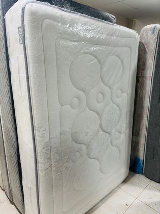 Colchones y somieres seminuevos de hotel