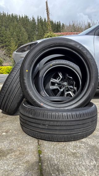 Neumáticos Falken 215/50/18