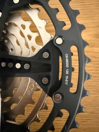 Cassete Shimano M8200 10-51T Novo