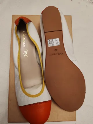 Manoletinas blancas y naranjas