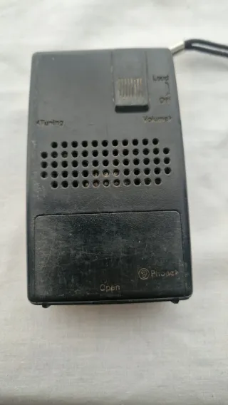 Radio AIWA AR-777 Solid State super sensitive