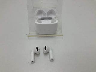 in-ear apple airpods 4 gen