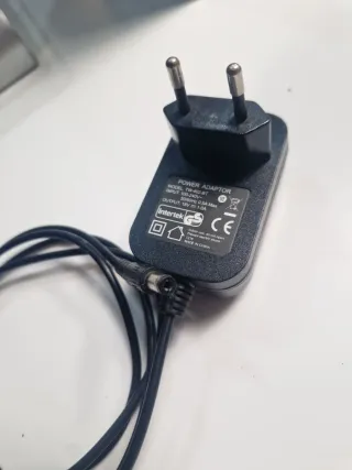 Adaptador de Corriente 18V 1A