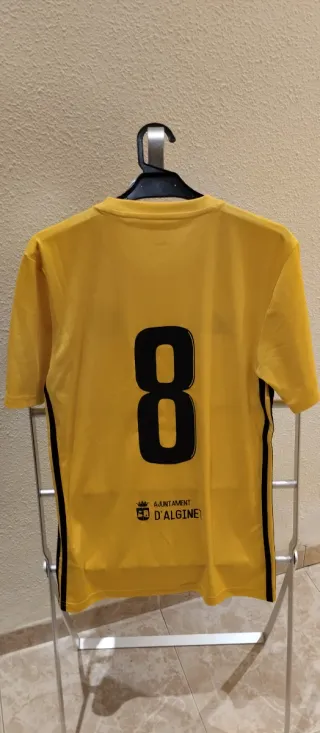 Camiseta Adidas Deportiva Amarilla futbol.