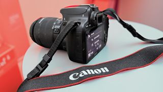 Canon EOS 100D Réflex Táctil