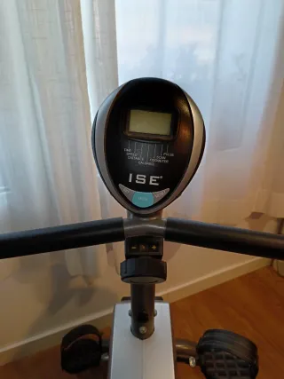 Bicicleta estática horizontal con respaldo