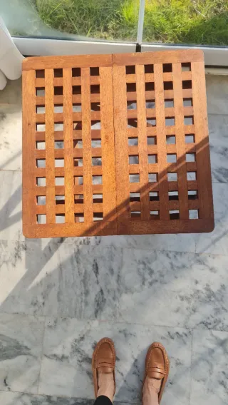 Oportunidad. Mesa auxiliar plegable de teca