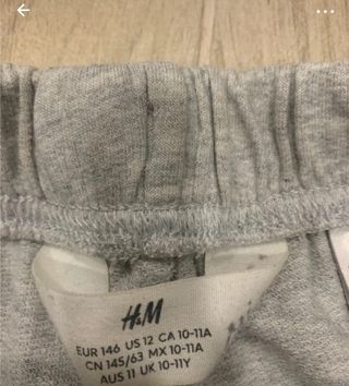 Shorts deportivos grises y negros