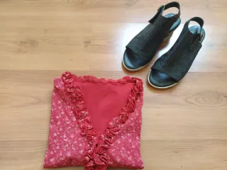 Chaqueta mujer roja con volantes