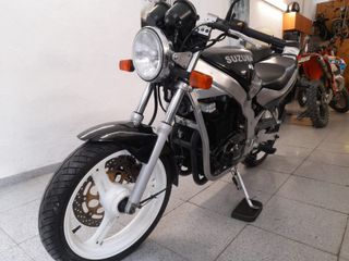 Suzuki GS500 E Negra/Plata