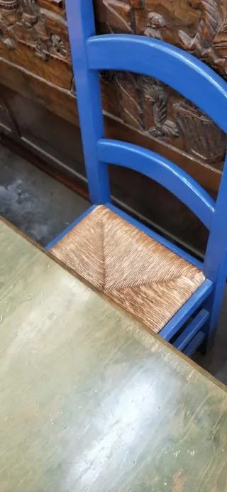 Mesa y 4 Sillas Azules