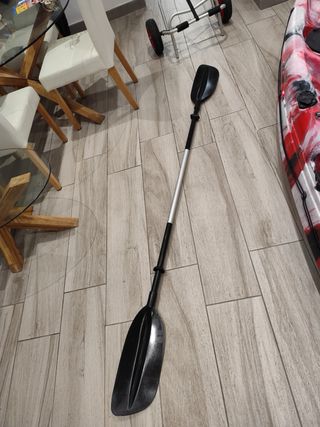 Kayak rígido para pesca con accesorios