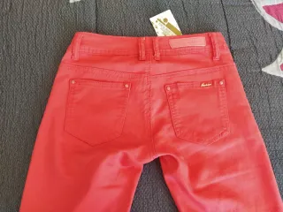 Pantalón vaquero elástico coral mujer