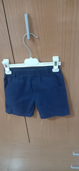 Pantalón corto azul marino de talla 18-24 meses