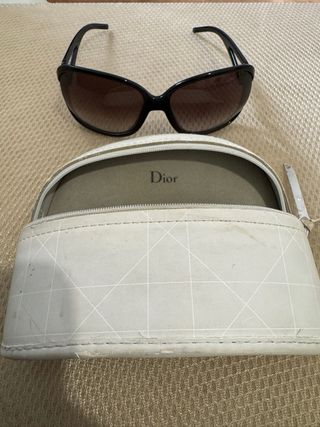 Gafas de sol Dior negras y marrones