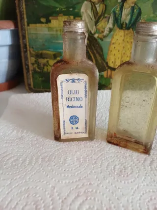 Lotto 2 bottigliette medicinali vintage