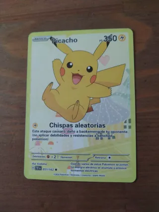 Carta Pokémon Pikachu Básico 051/162