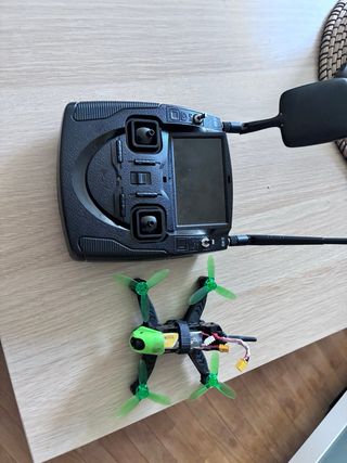 Kit Dron FPV Negro y Verde