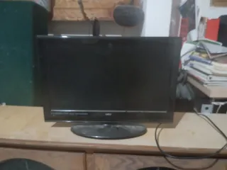 Televisor pequeño negro
