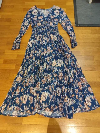 Vestido largo floral con vuelo