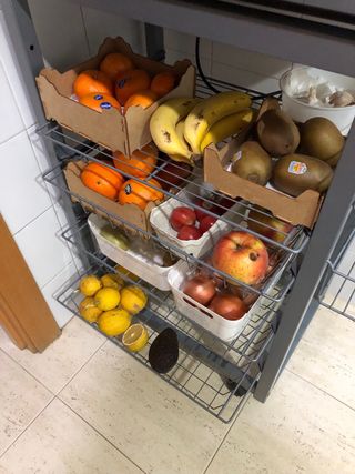 Carrito organizador con baldas cristal negro
